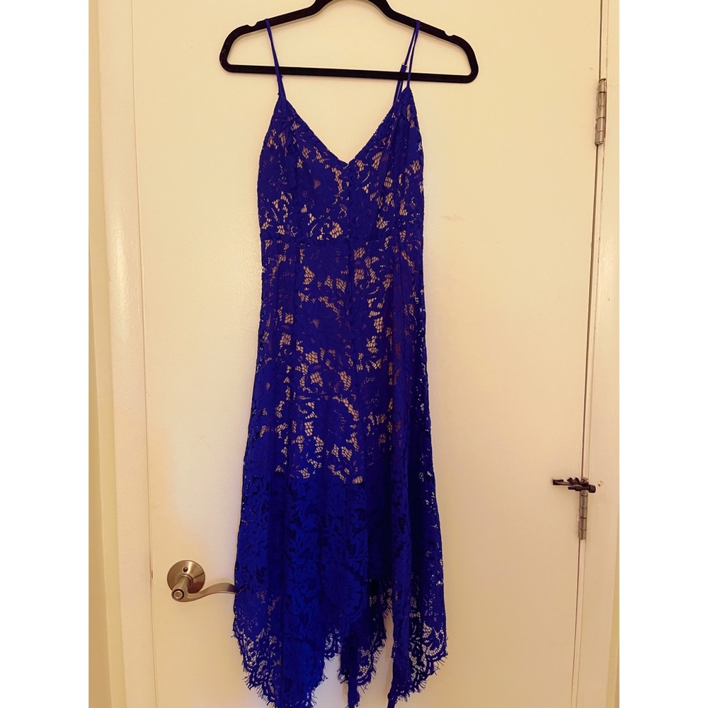 Lulus lace overlay cocktail dress